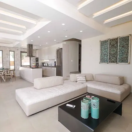 Pangea Kalli * トラペザキ