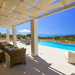 Pangea Kalli *